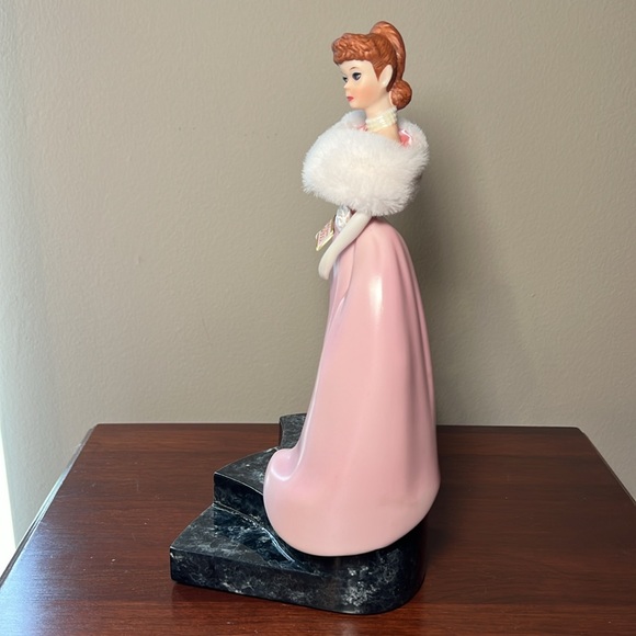 Limited Edition Porcelain Bisque Musical Figurine Barbie Glamour Collection - Picture 9 of 17